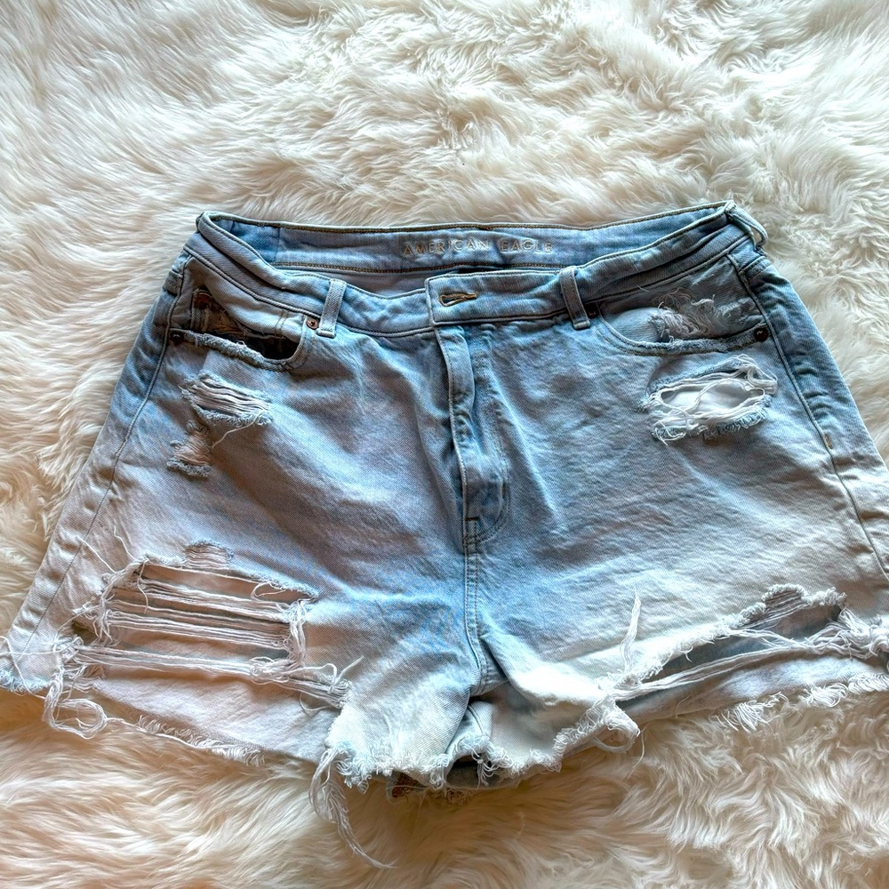 American Eagle Outfitters Ripped Chambray Denim Jean shorts size 16.